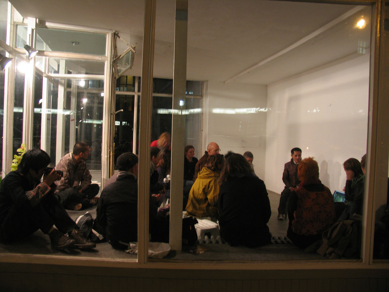 Photographic documentation of RYLLEGA Berlin (Talk: Hanoi's art scene and Ryllega Hanoi, 16 September 2008)